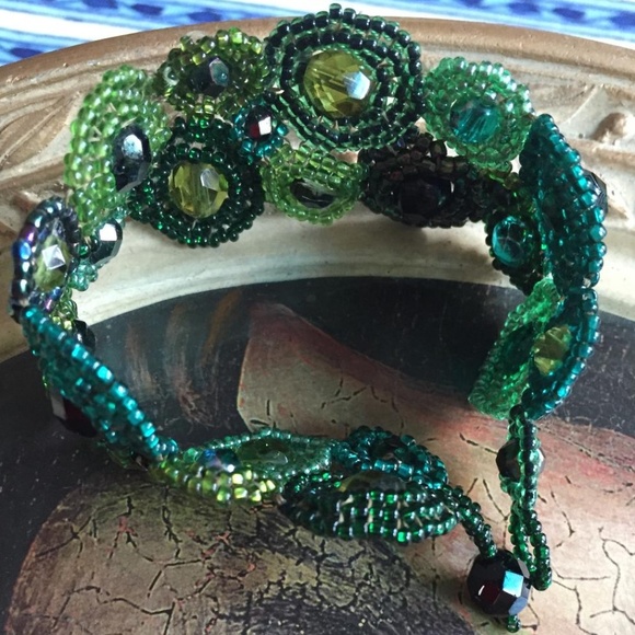 ⭐️HOST PICK⭐️VINTAGE BEADED BRACELET - Picture 7 of 8